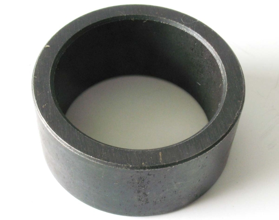купить Втулка проставочная конической шестерни выходн.вала двигателя, сталь